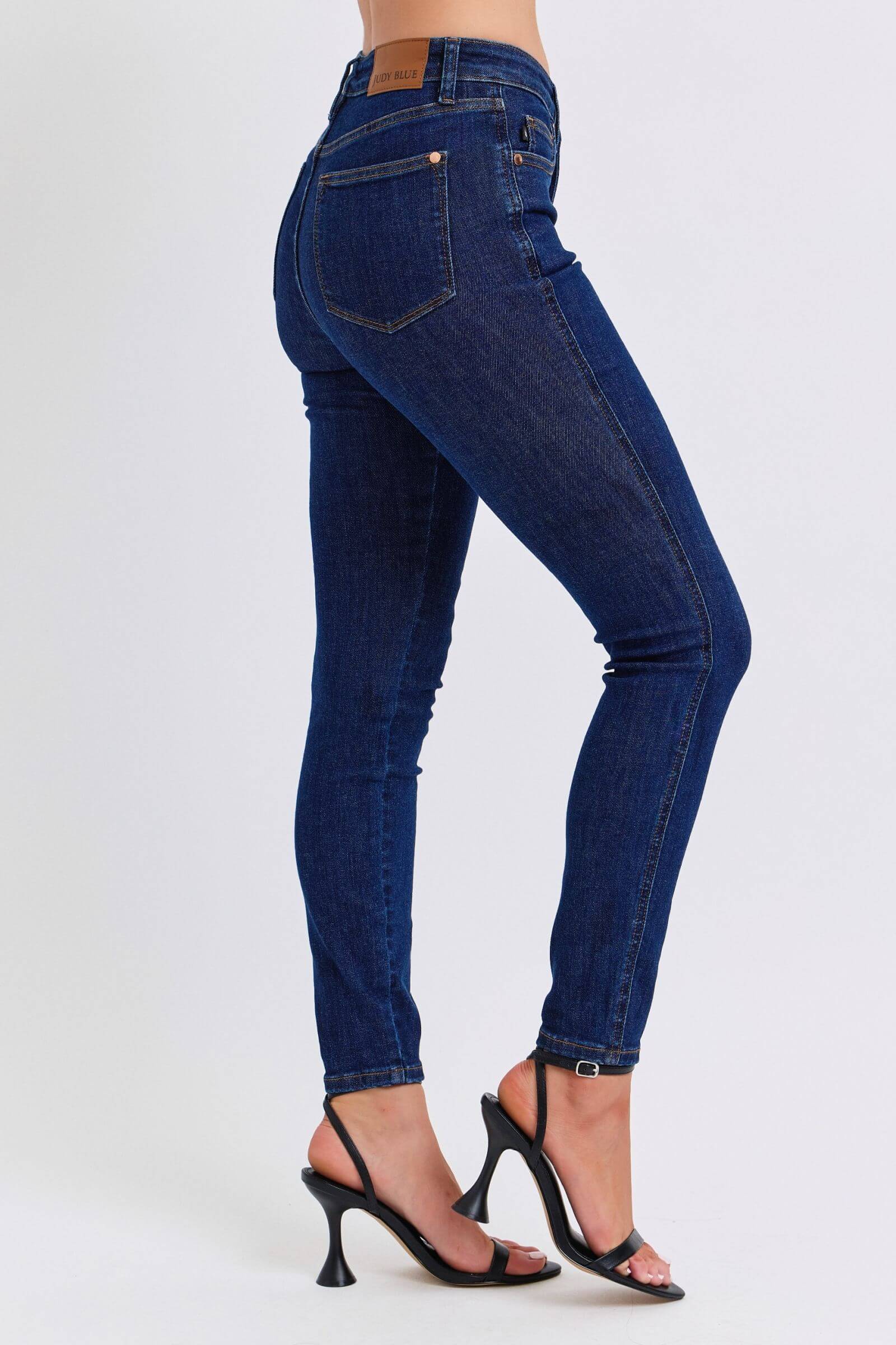 Judy Blue “ Sleek Sculpt” Mid-Rise Skinny Jeans