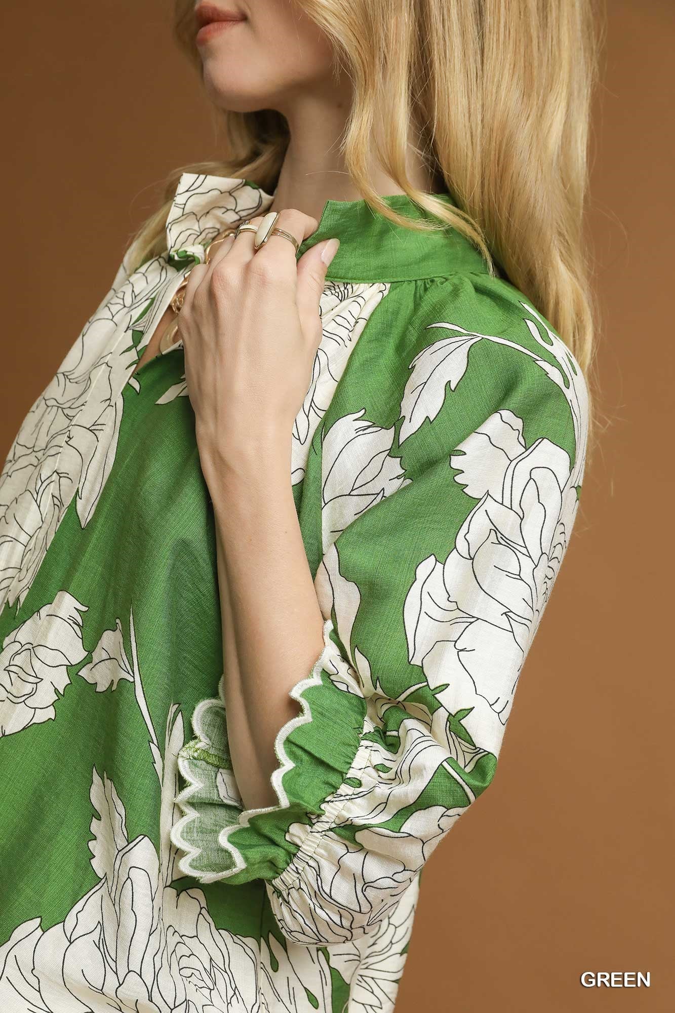Light, breezy floral green 3/4 sleeve top green