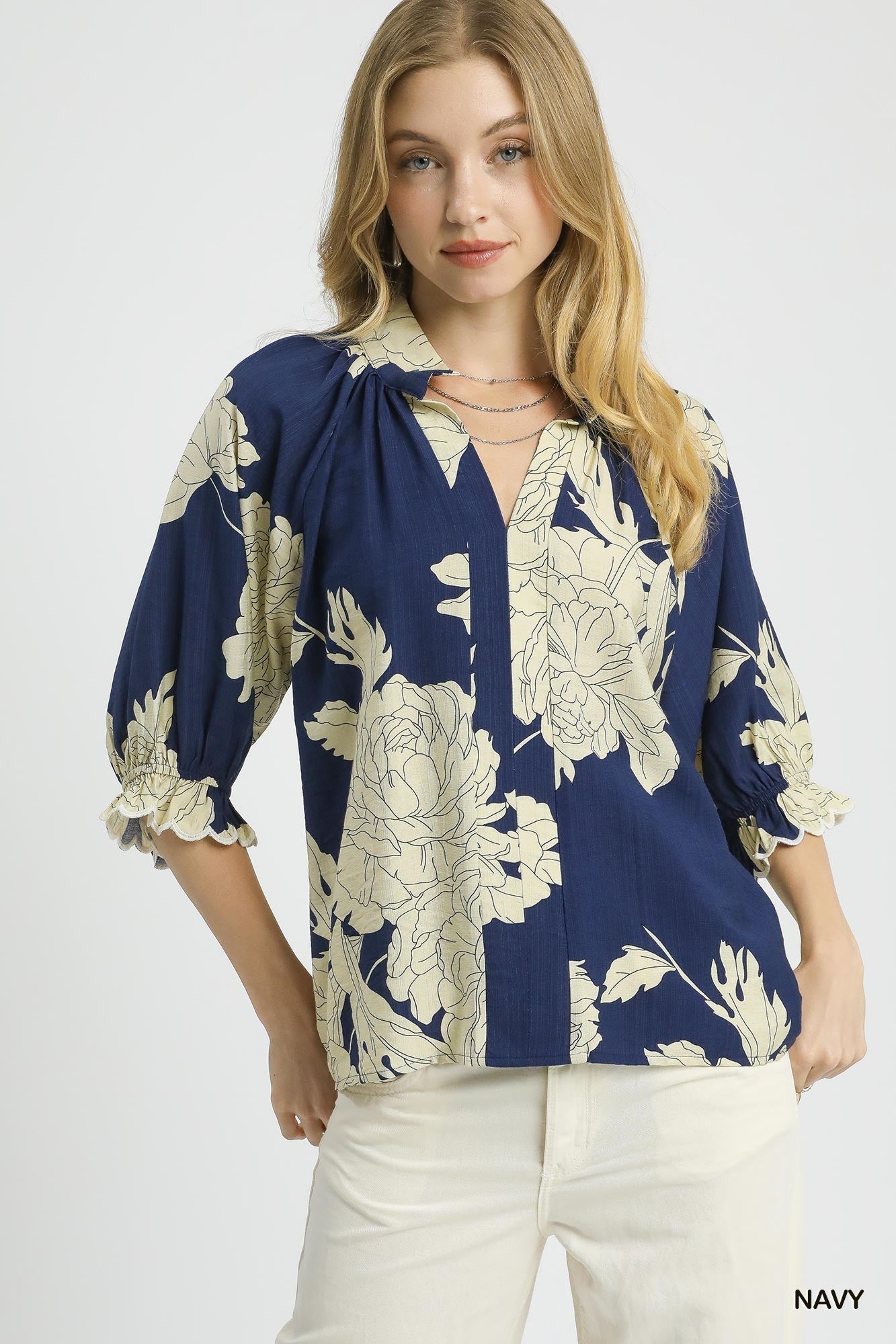 Lgith, breezy floral navy 3/4 sleeve top