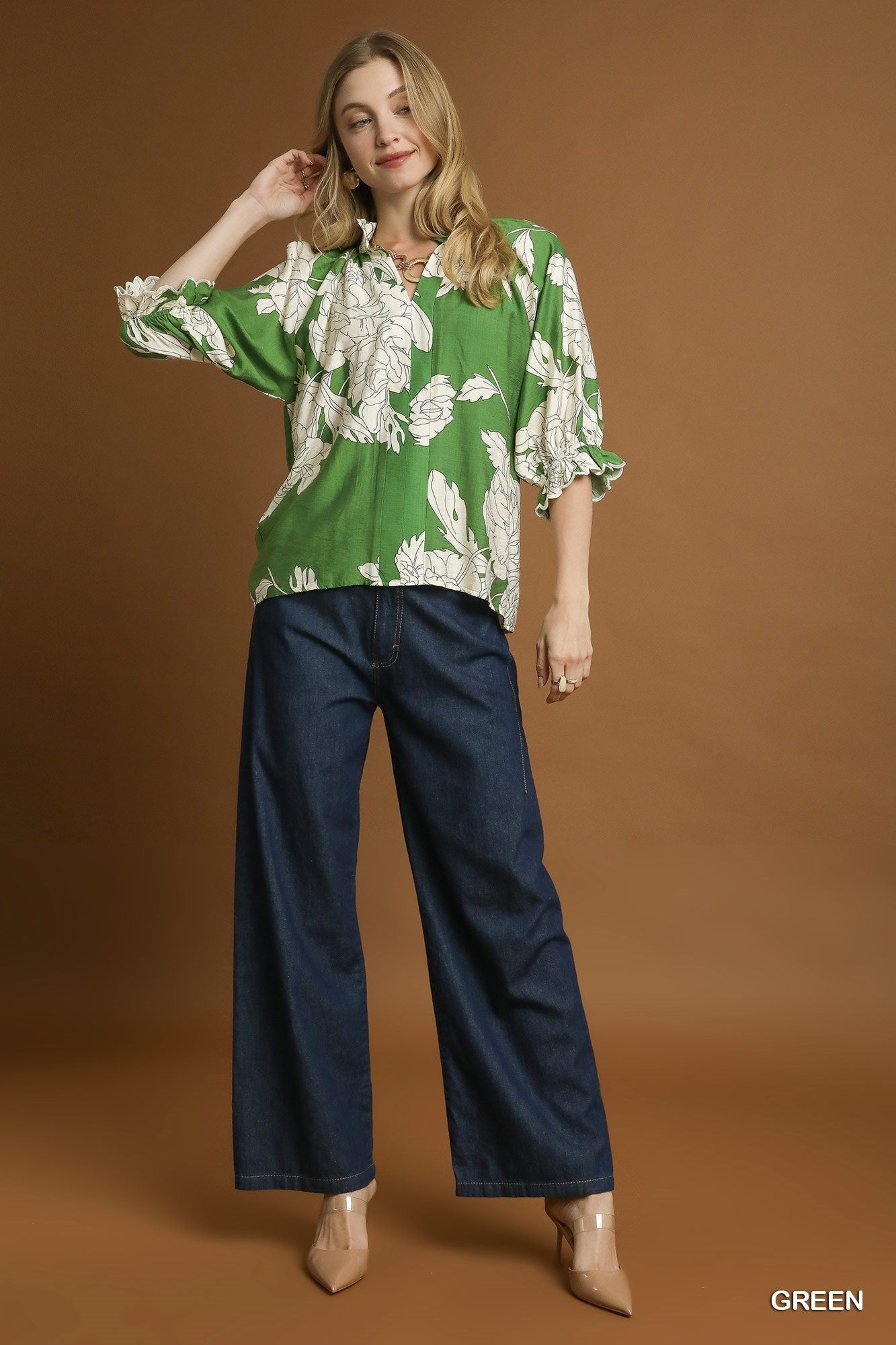 Light, breezy floral green 3/4 sleeve top green