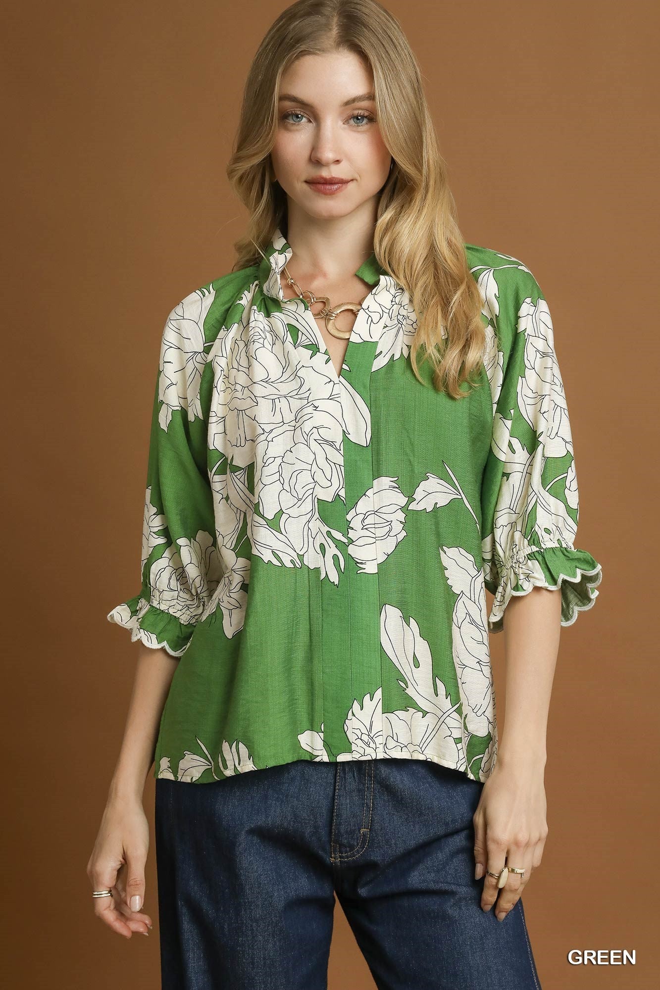 Light, breezy floral green 3/4 sleeve top green
