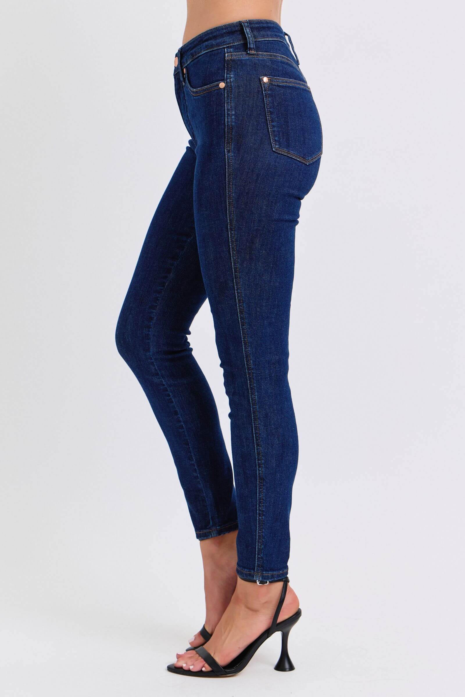 Judy Blue “ Sleek Sculpt” Mid-Rise Skinny Jeans