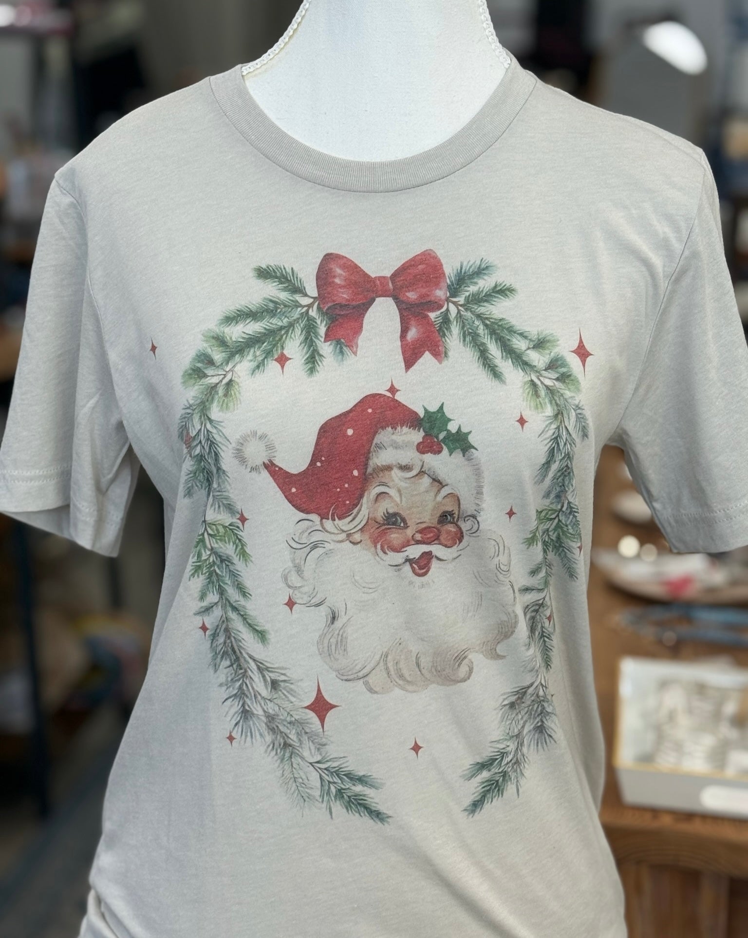 Retro Santa Tee with Garland