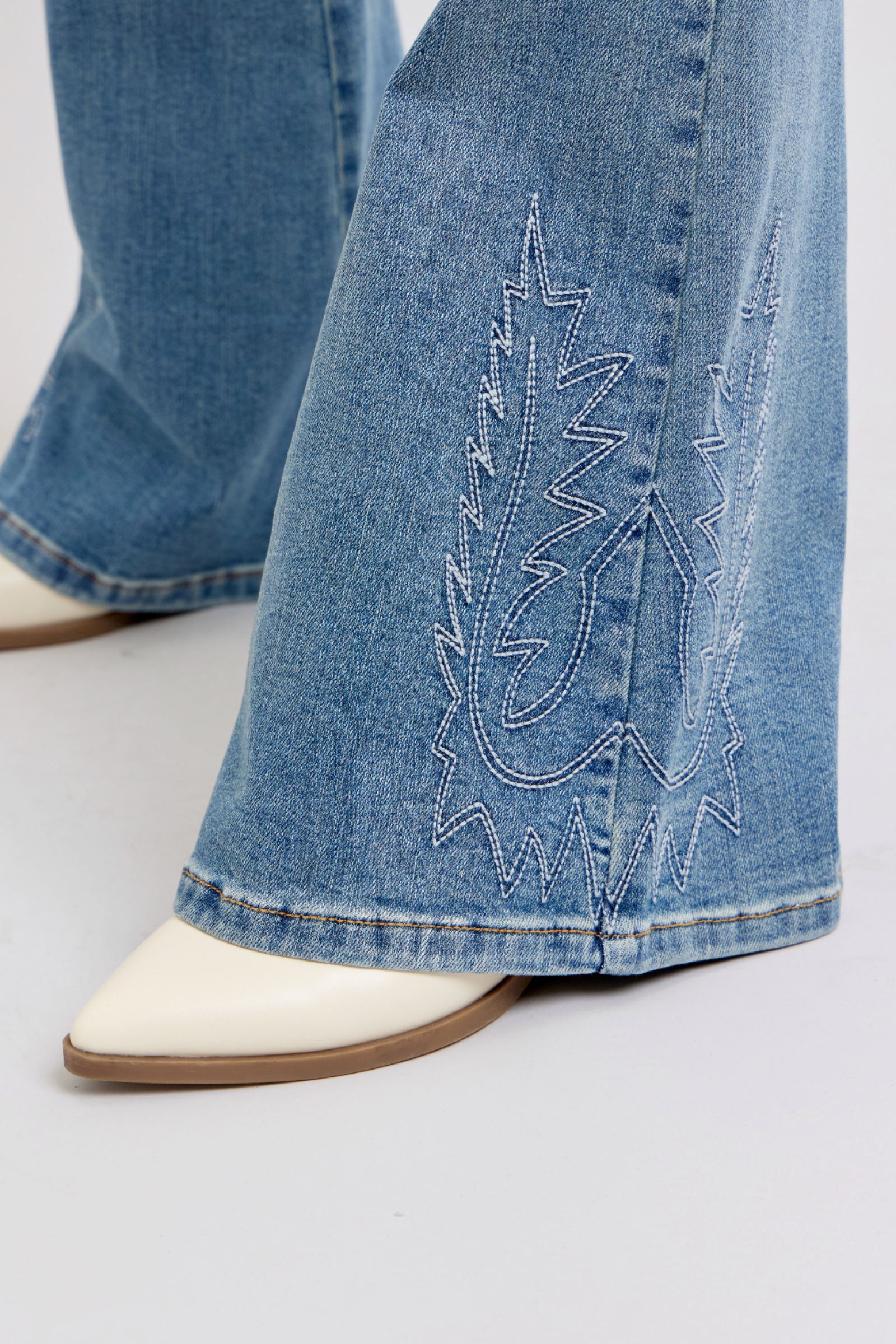 Judy Blue "Sierra" Western Embroidered Flare