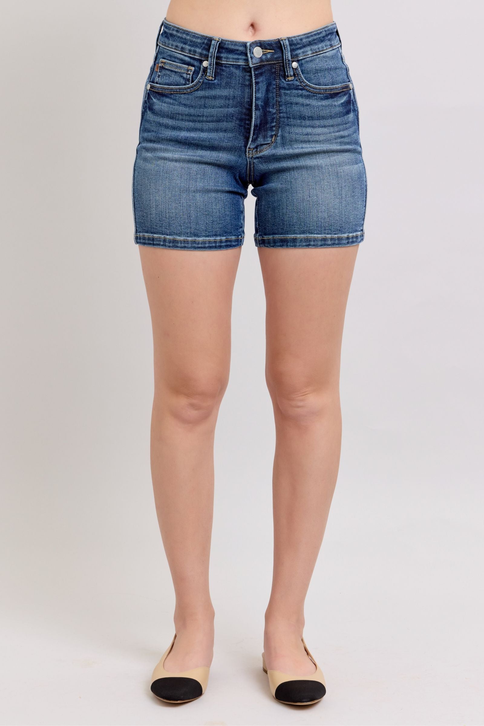 Judy Blue "Ashton" Tummy Control Mid Length Short