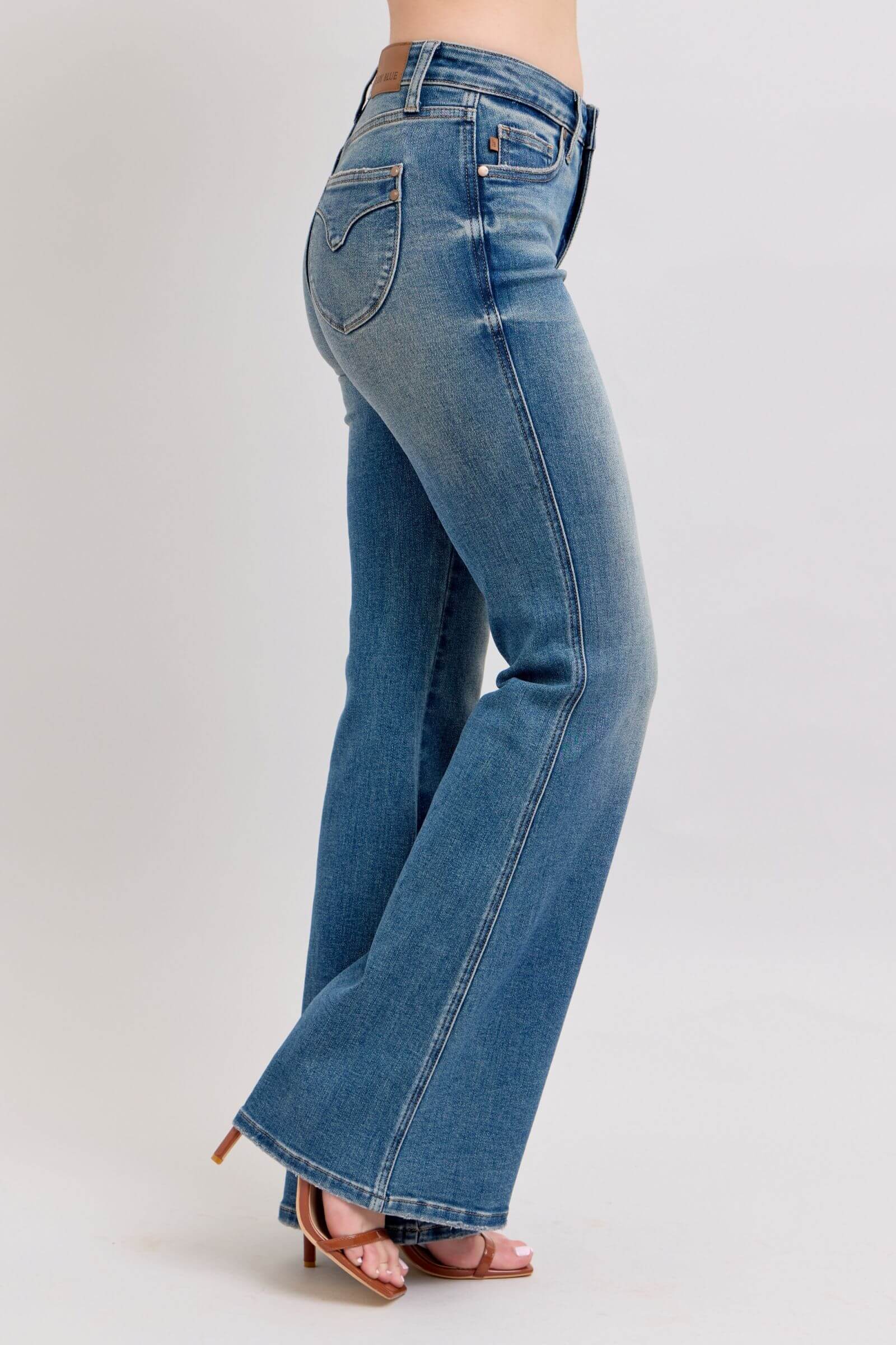 Judy Blue "Zoey" Mid Rise Tummy Control Vintage Wash Shield Pocket Flare Jean