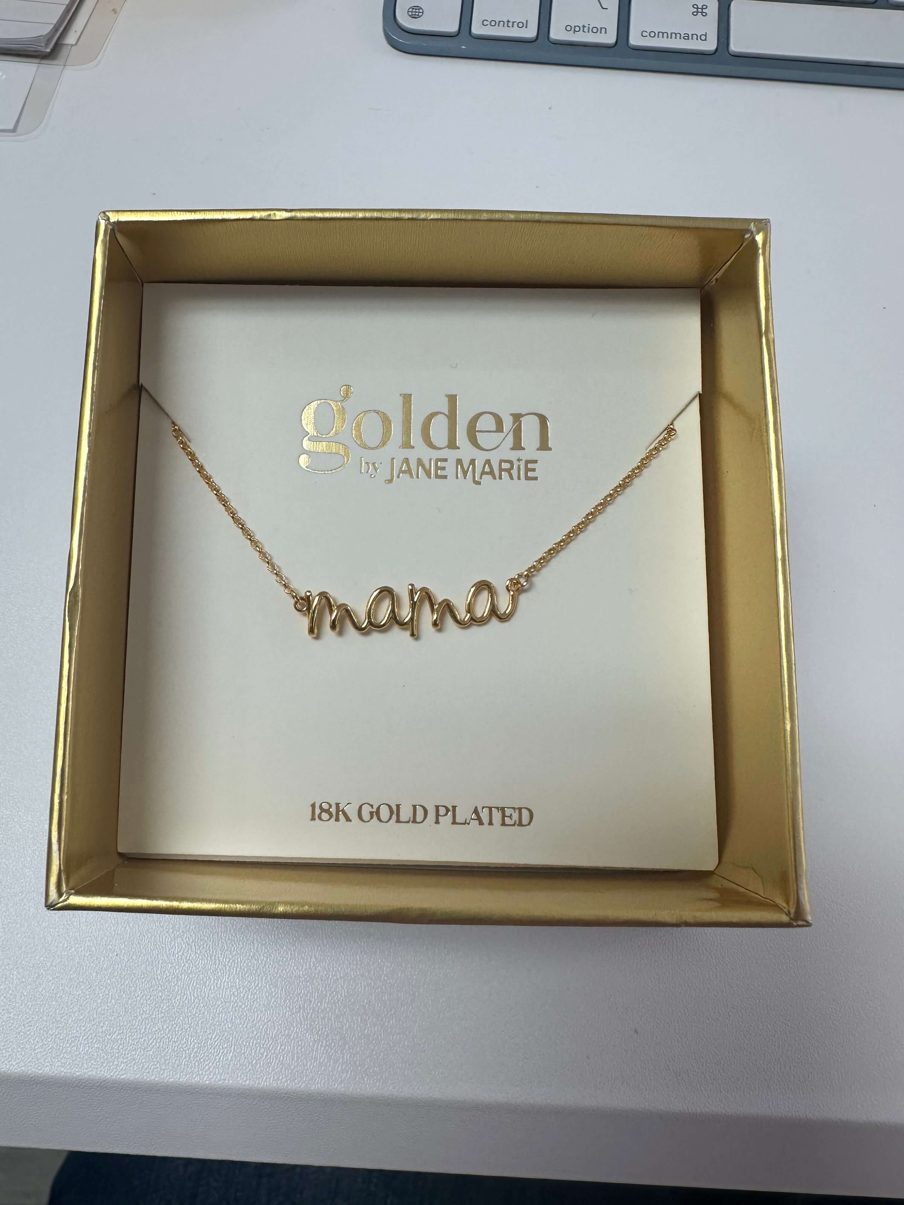 18K Gold Plated Rolo Chain Necklace with Cursive "Mama"