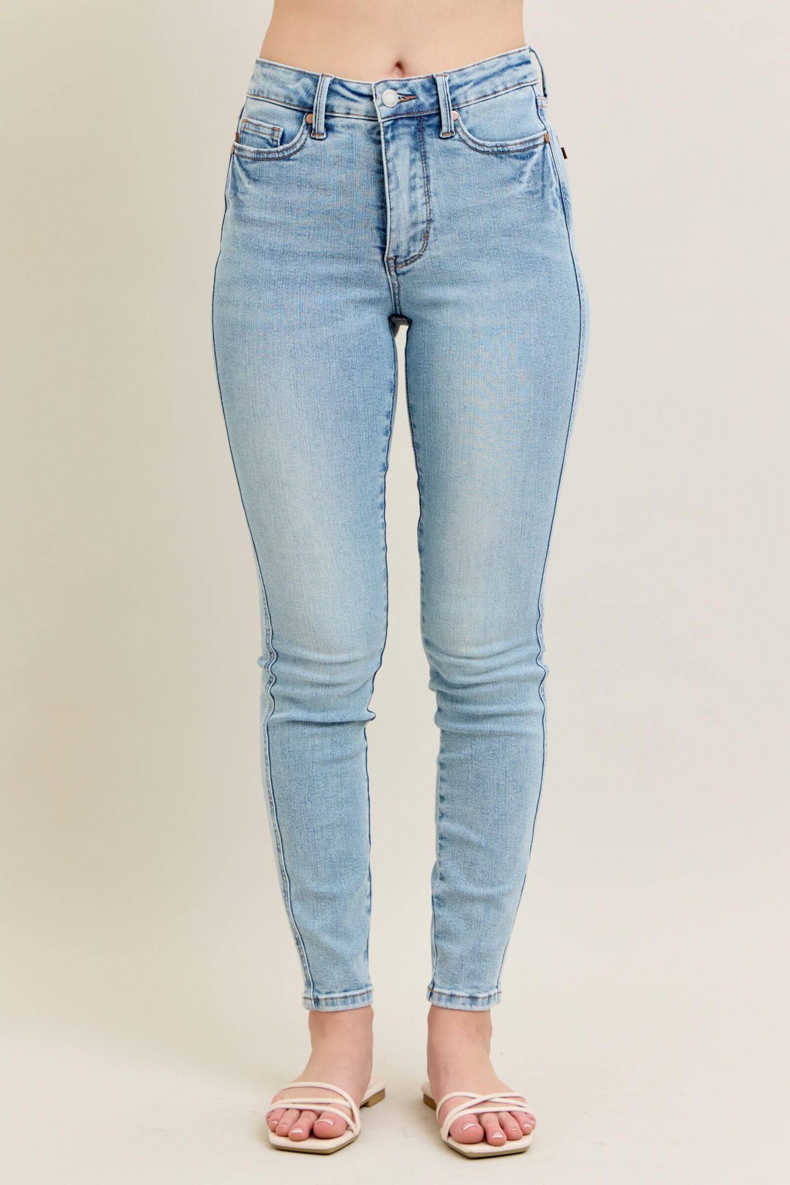 Judy Blue “Classic Contour” Mid Rise Vintage Wash Skinny Jeans