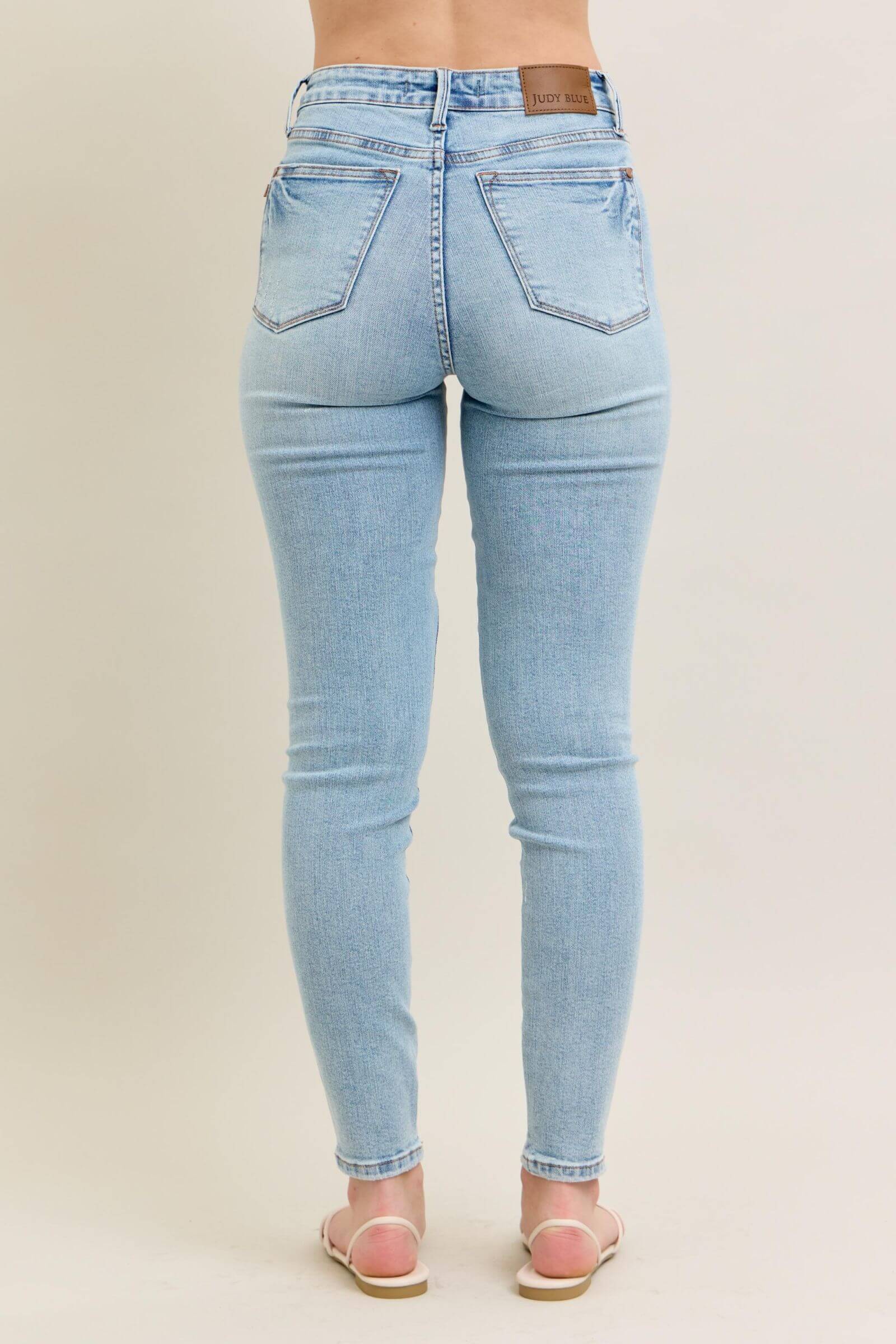 Judy Blue “Classic Contour” Mid Rise Vintage Wash Skinny Jeans
