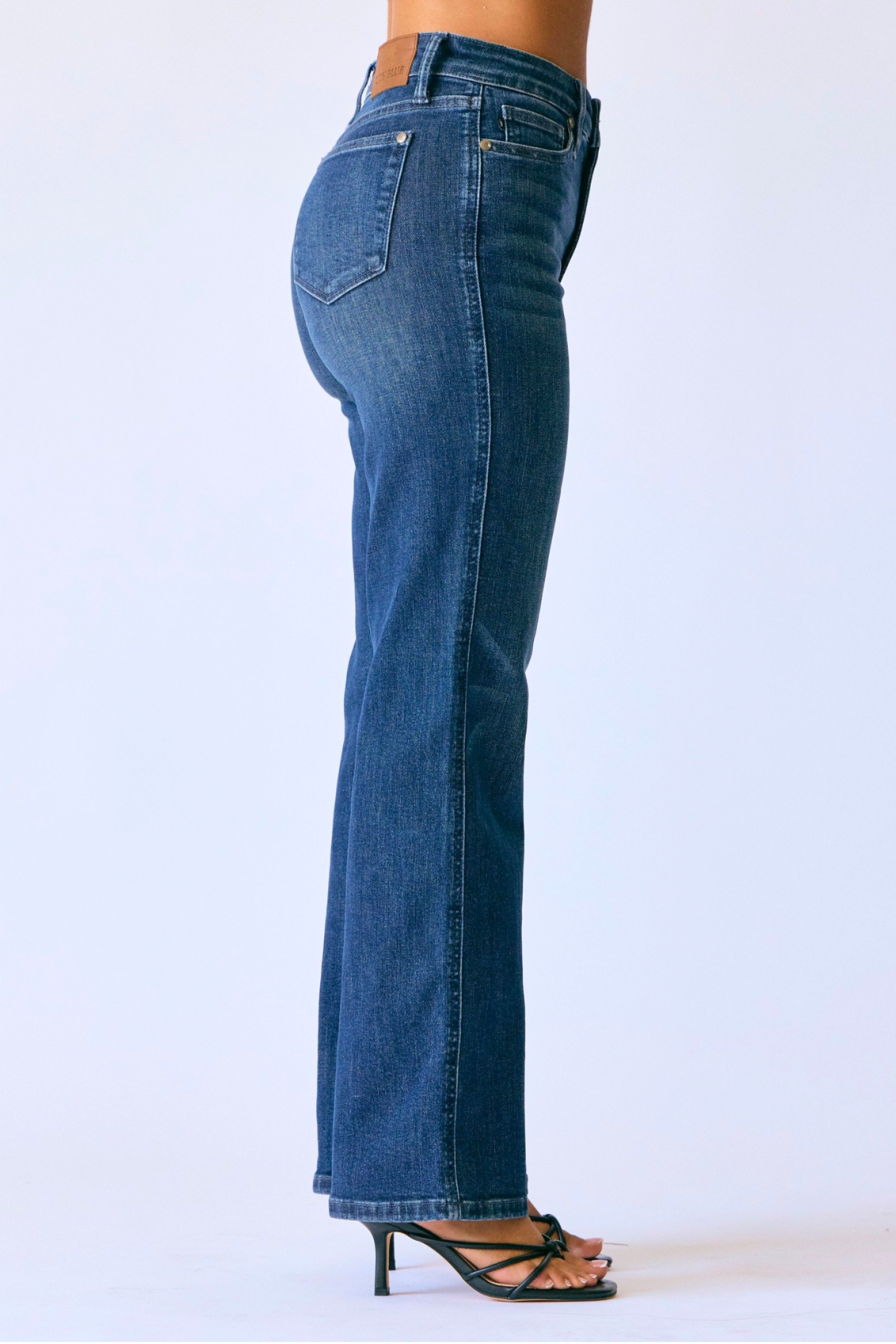 Petite Straight – Tummy Control Classic Jean