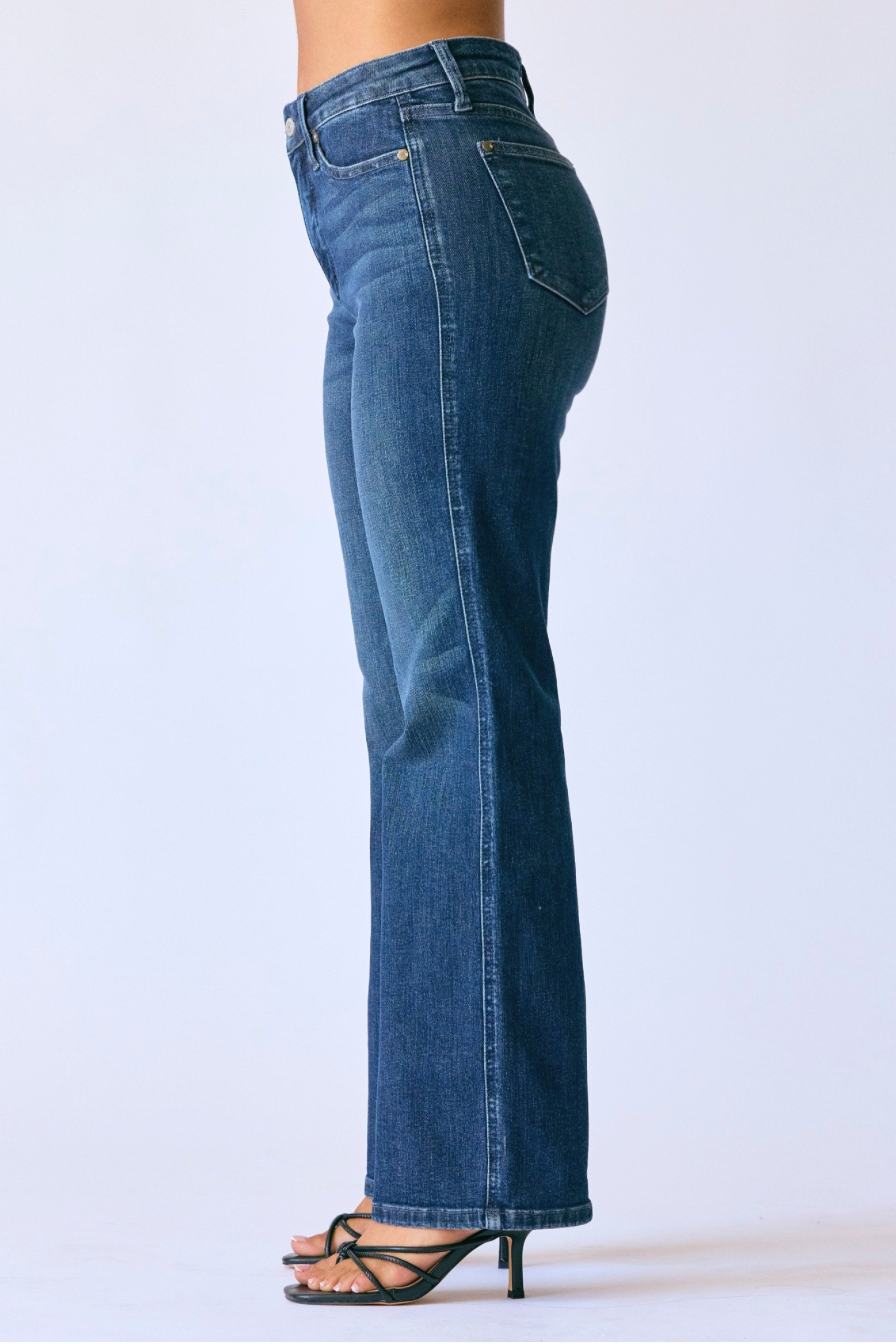 Petite Straight – Tummy Control Classic Jean