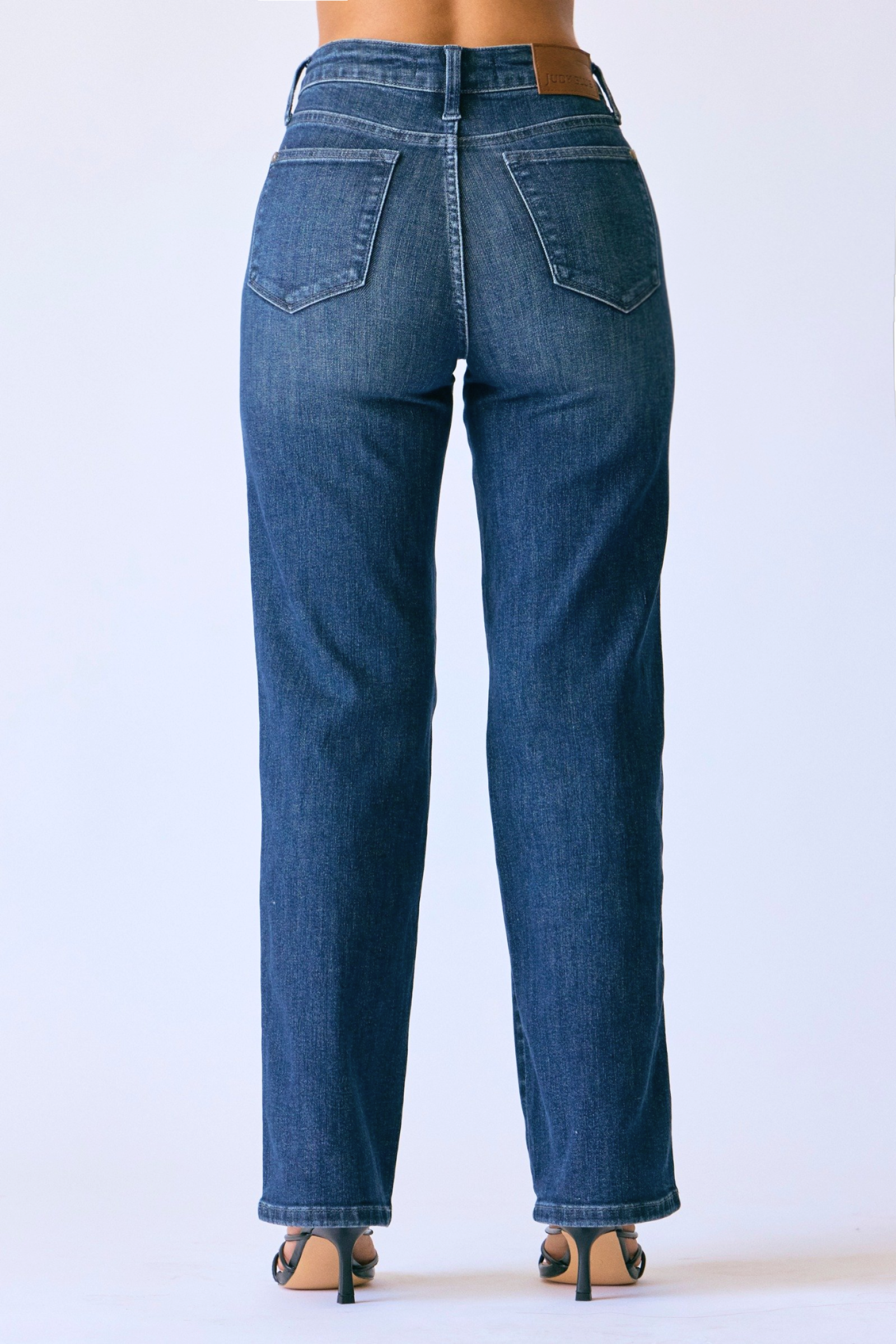 Petite Straight – Tummy Control Classic Jean