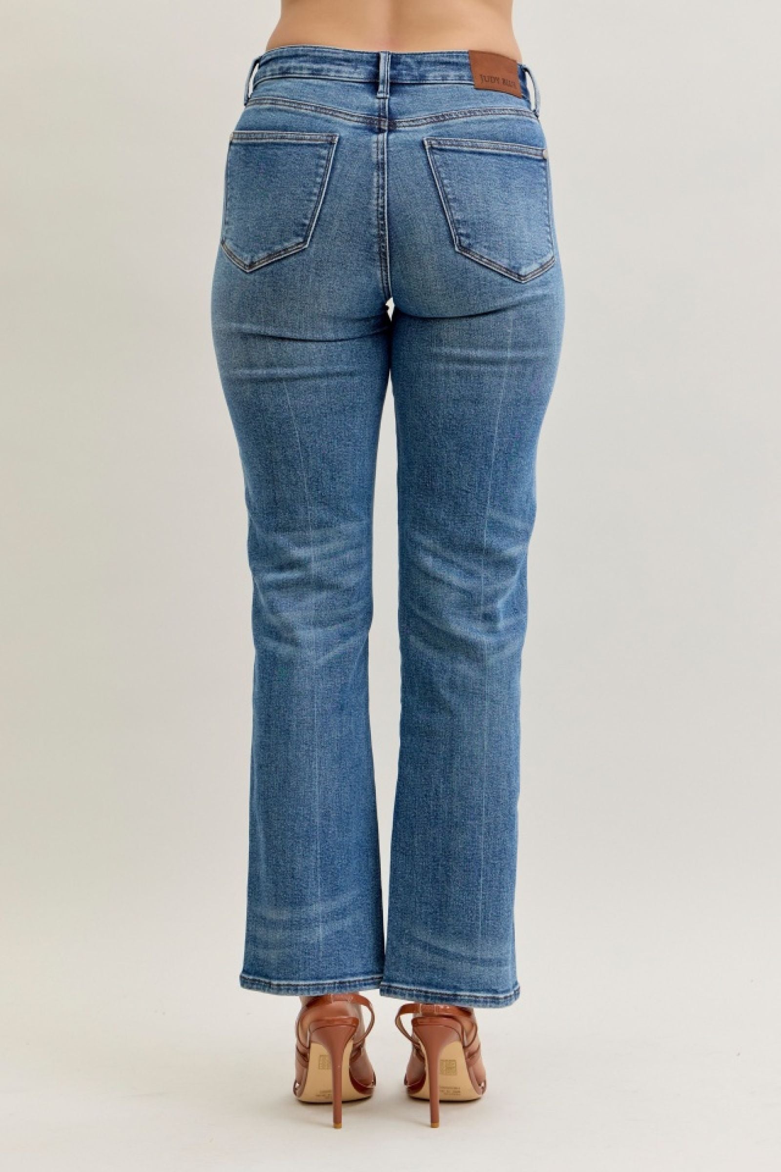 Judy Blue "Reese" Mid Rise Slim Straight Rigid Magic Button Fly