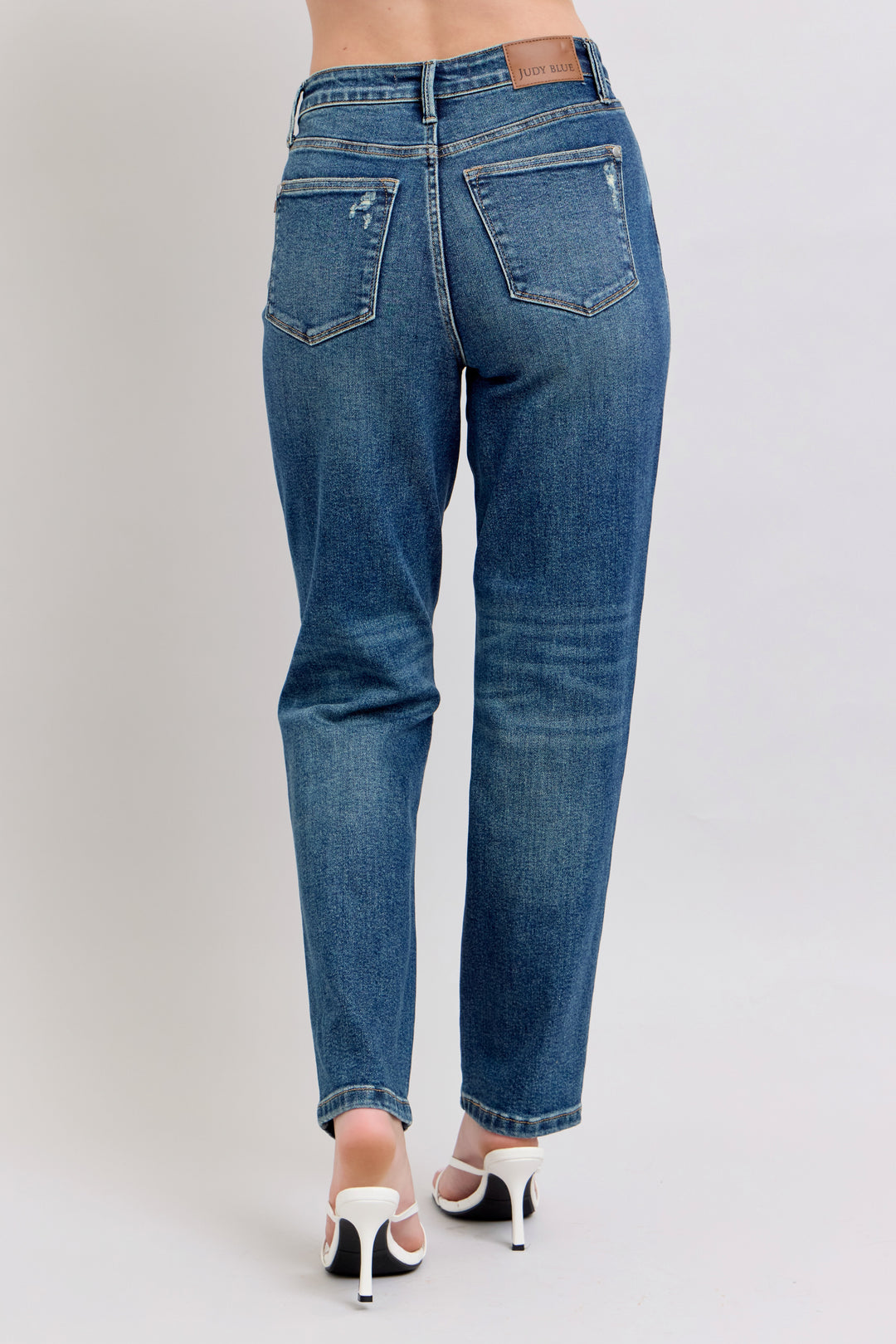 high-rise straight leg jean back pocket