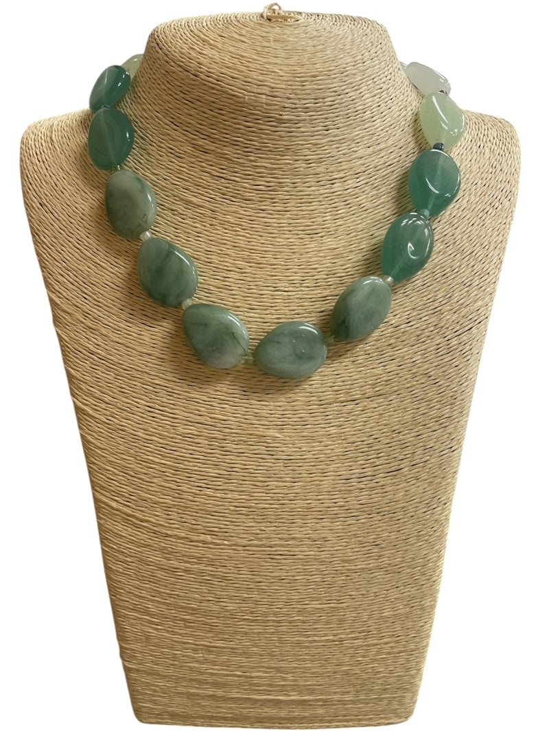 TEARDROP ACRYLIC MULTI BEADED SHORT NECKLACE