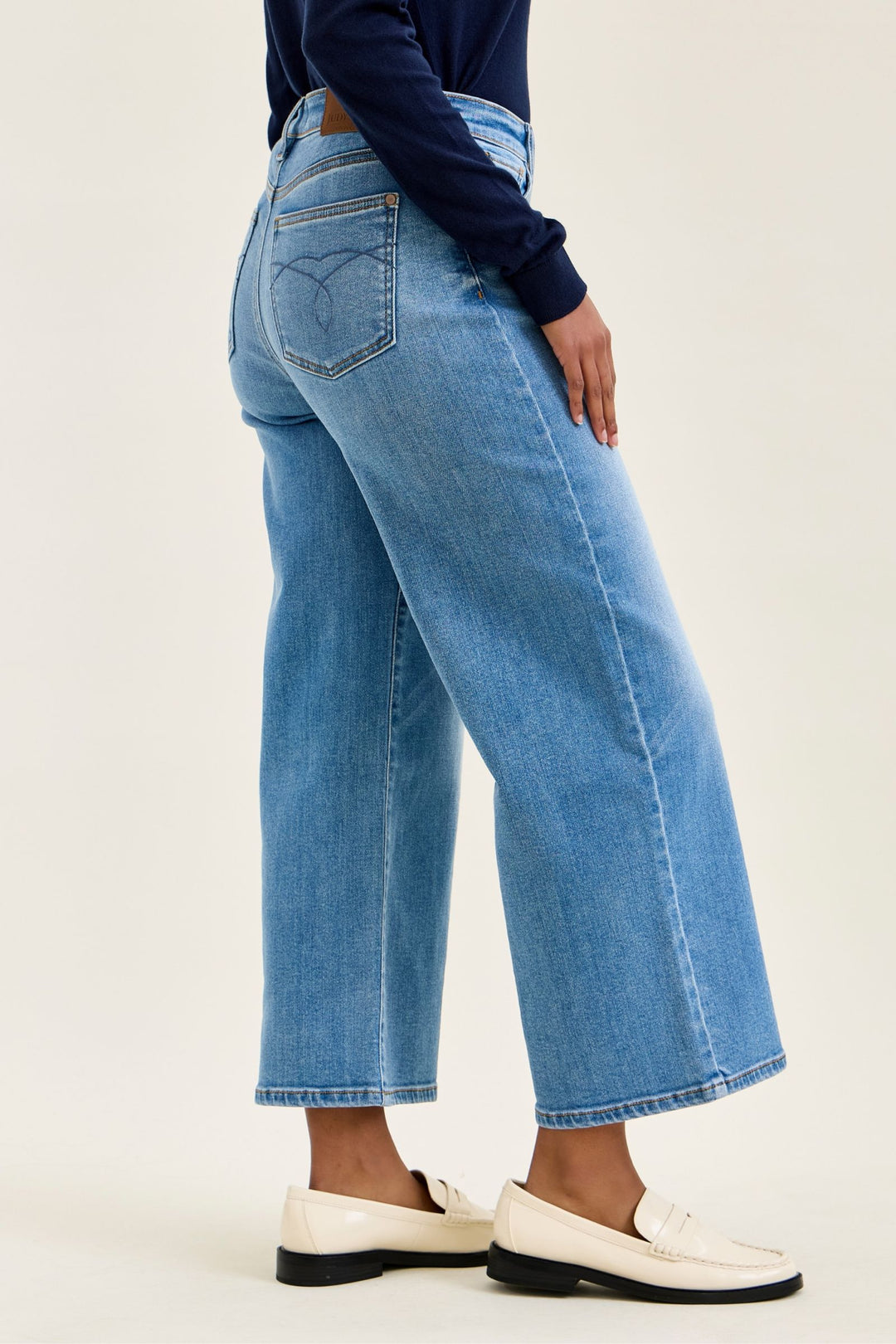 Judy Blue Mid RIse Claudia Ankle Wide Medium Wash Ease Blue