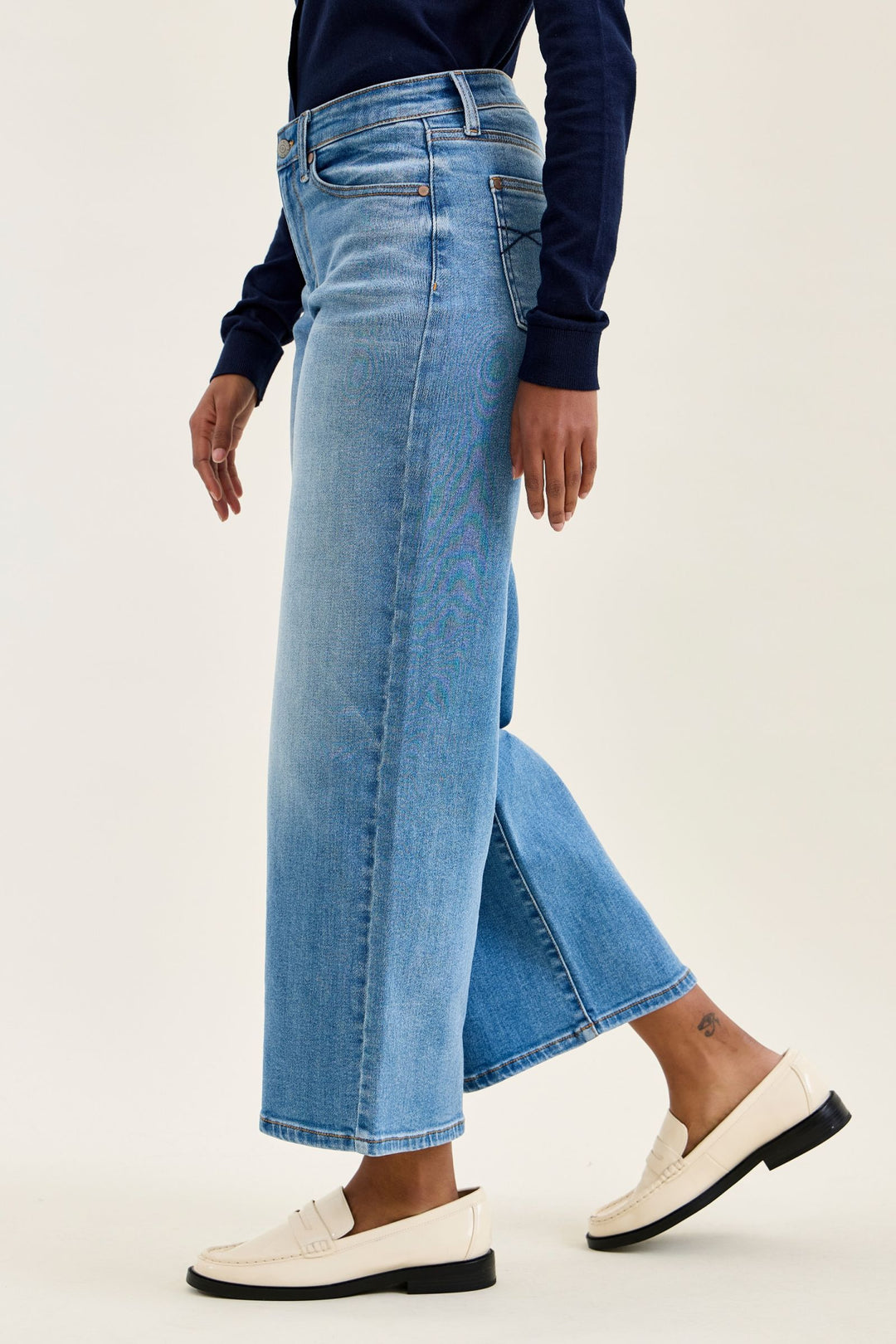 Judy Blue Mid RIse Claudia Ankle Wide Medium Wash Ease Blue