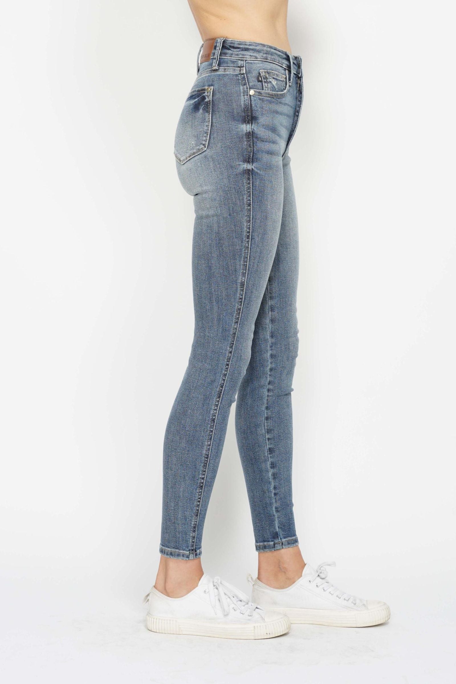 Judy Blue "Sadie" Tummy Control Contrast Wash Skinny Jean