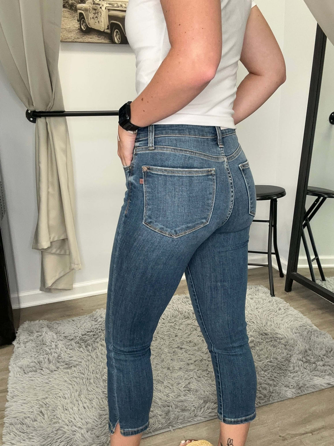 Judy Blue "Bridgett" Mid Rise Capri with Side Slit