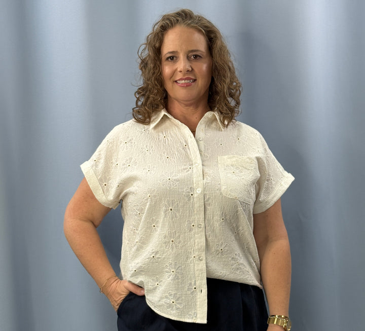 GRACEVILLE SS EYELET DOLMAN TOP