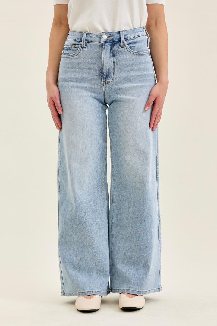 Judy Blue HW Petite TC Retro Wide w/ Curve Coin Pocket Jean