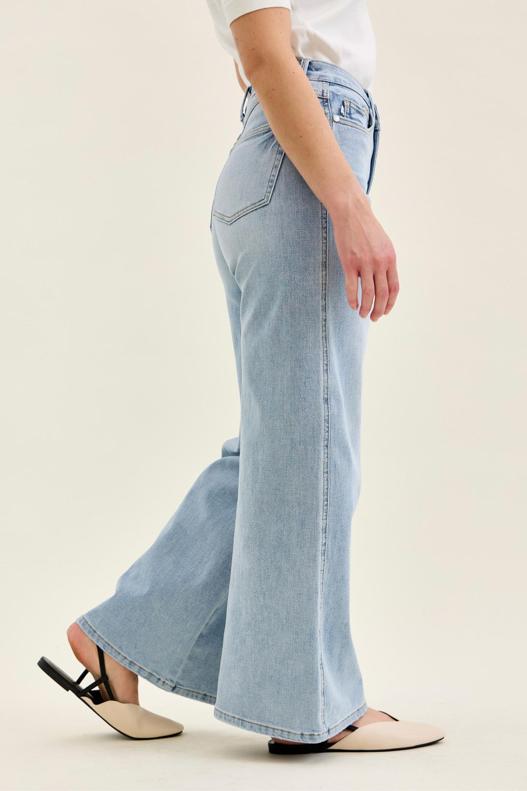 Judy Blue HW Petite TC Retro Wide w/ Curve Coin Pocket Jean