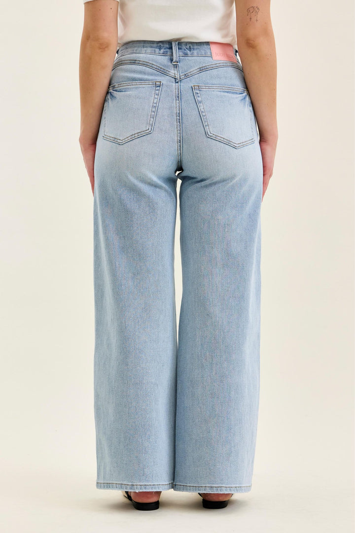 Judy Blue HW TC Retro Wide w/ Curve Coin Pocket Jean