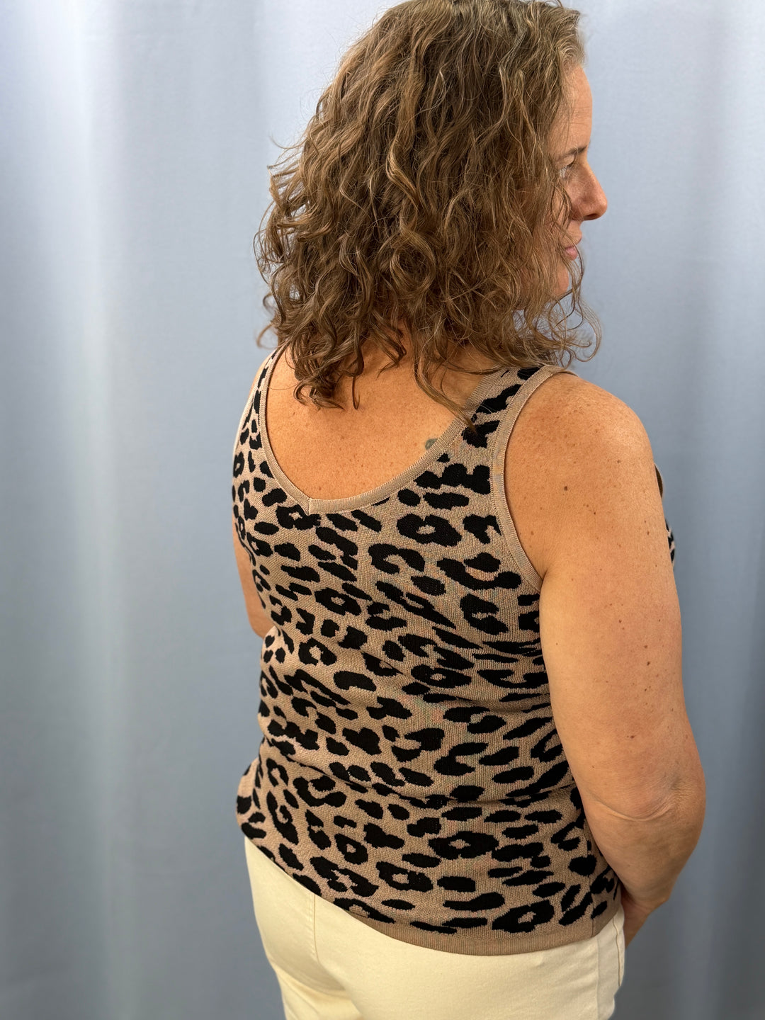 LEOPARD KNITTED LIGHTWEIGHT V NECK TANK TOP