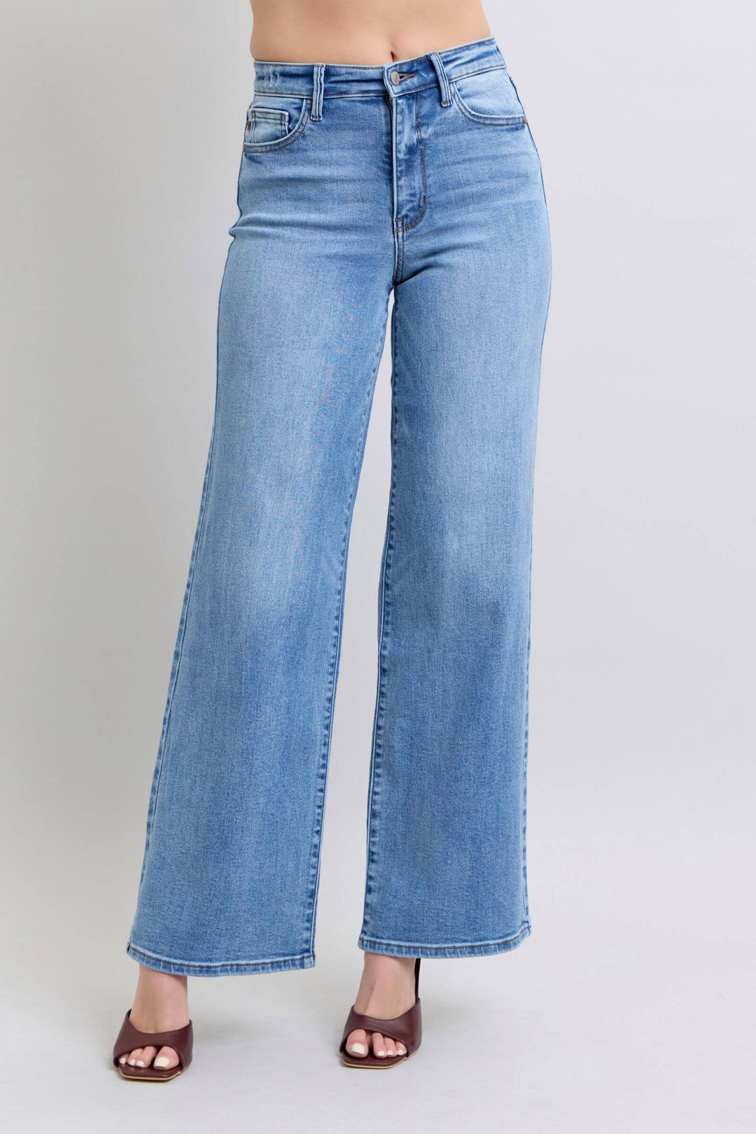chic retro wide-leg fit judy blue jeans