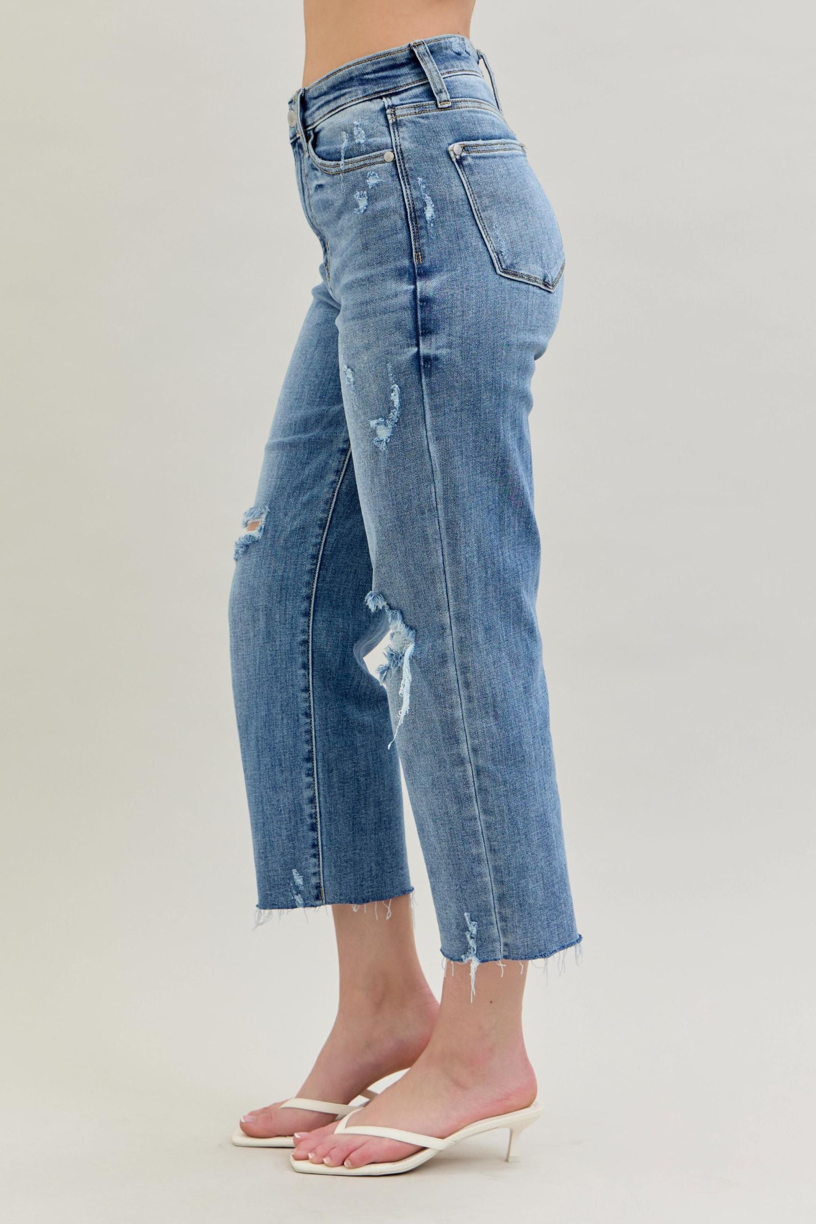 Judy Blue "Jolie" Cropped Jean Distressed