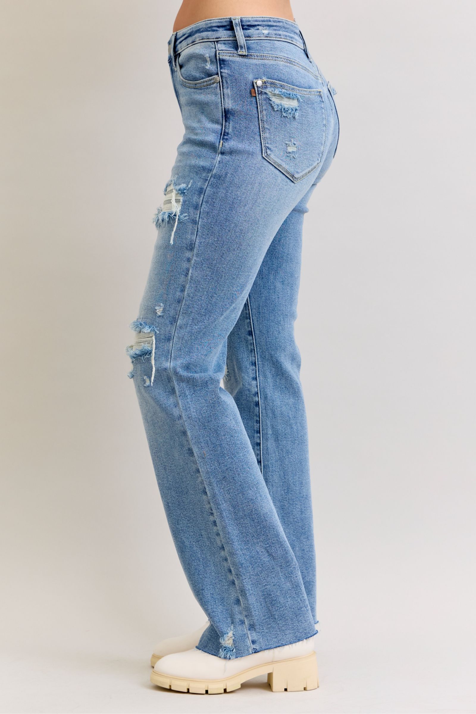 Judy Blue Mid Rise 90's Straight Jean Distressed