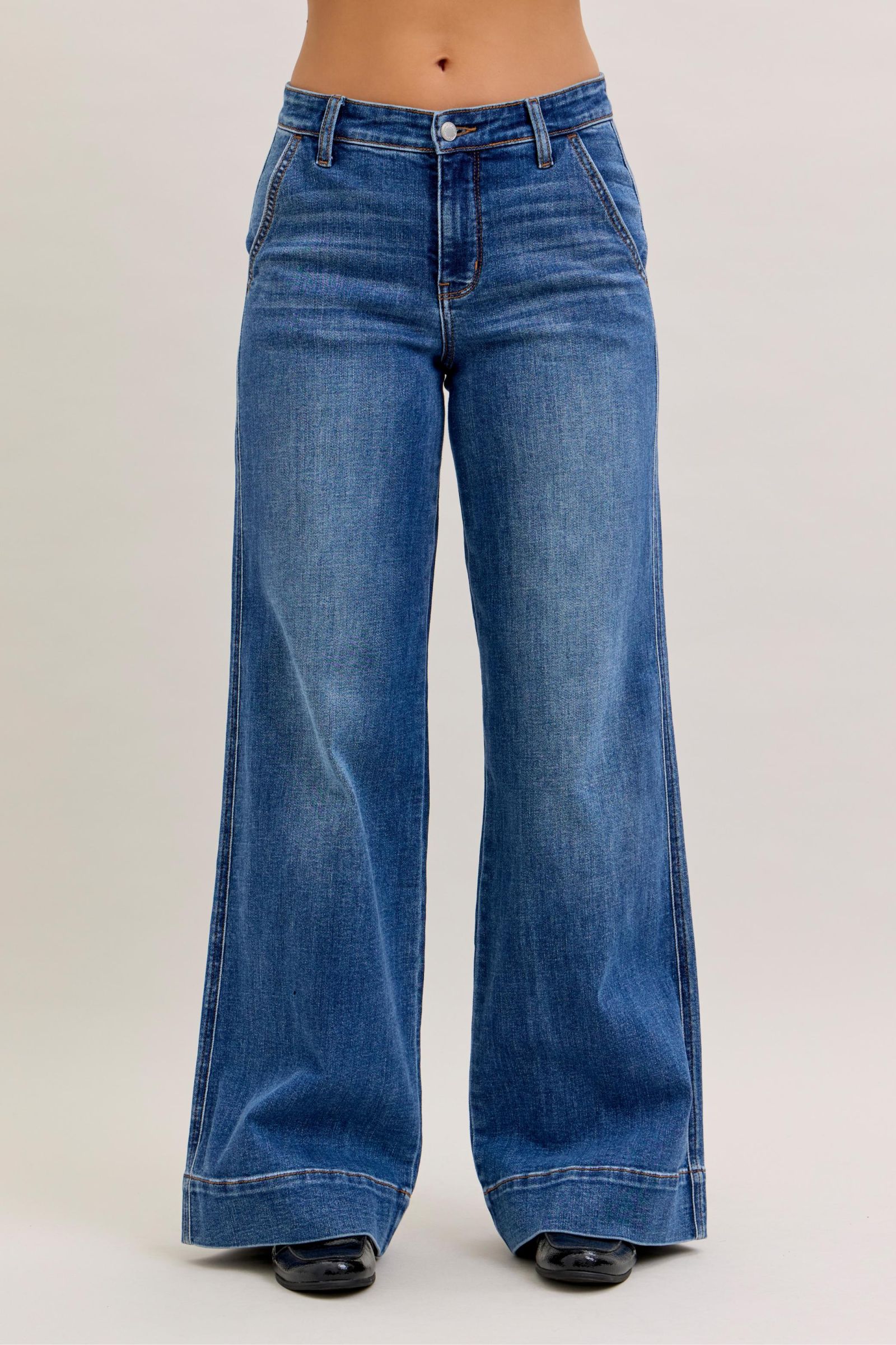 Mid Rise Wide Leg Trouser