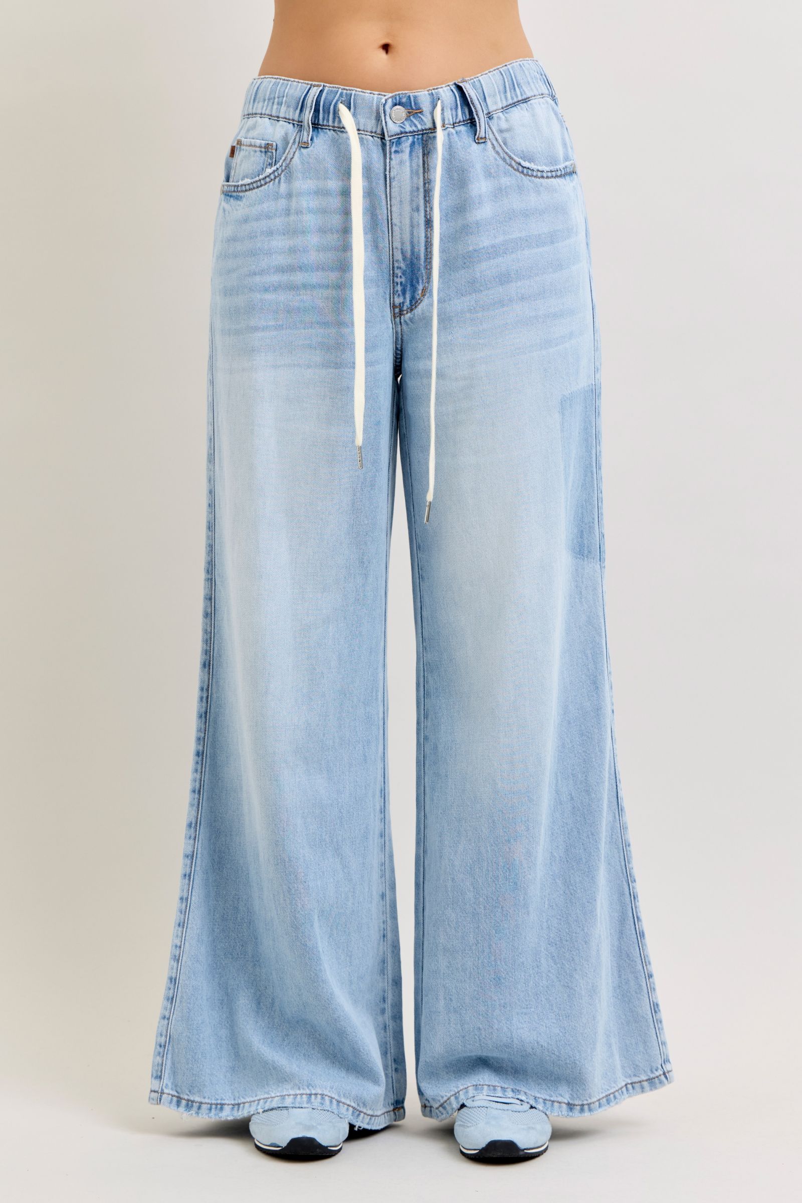 Judy Blue "Echo" Featherweight Palazzo Jean