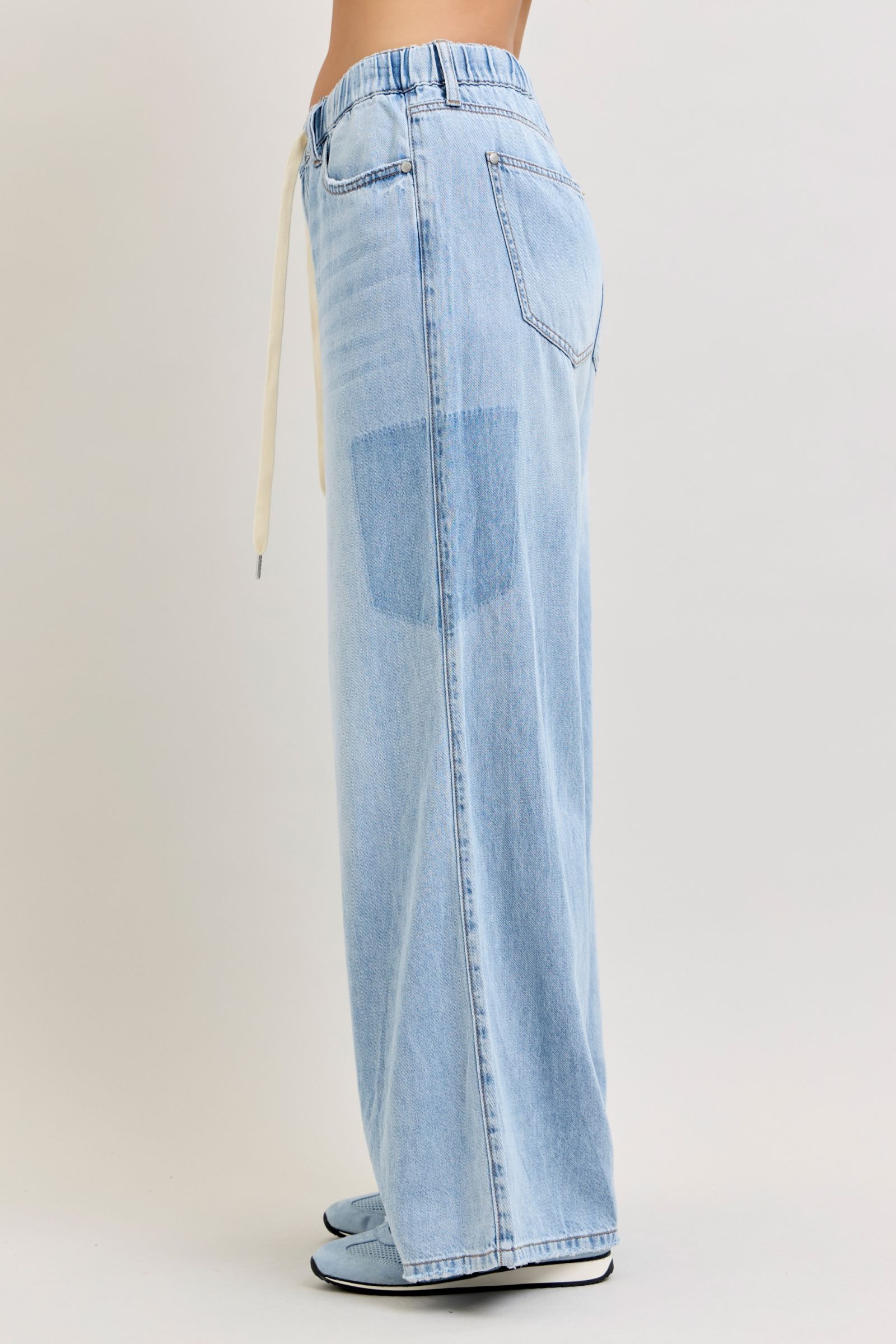 Judy Blue "Echo" Featherweight Palazzo Jean