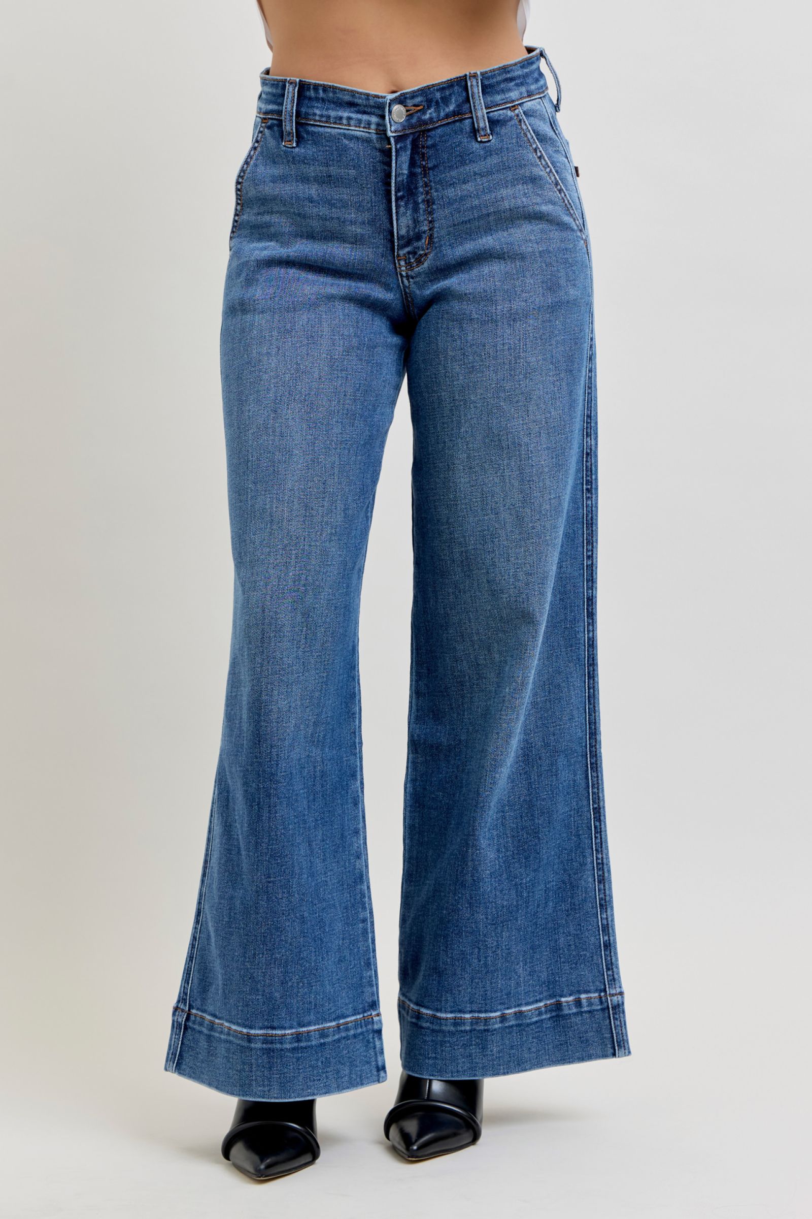 Petite Judy Blue "Darcy" Mid Rise Wide Leg Trouser