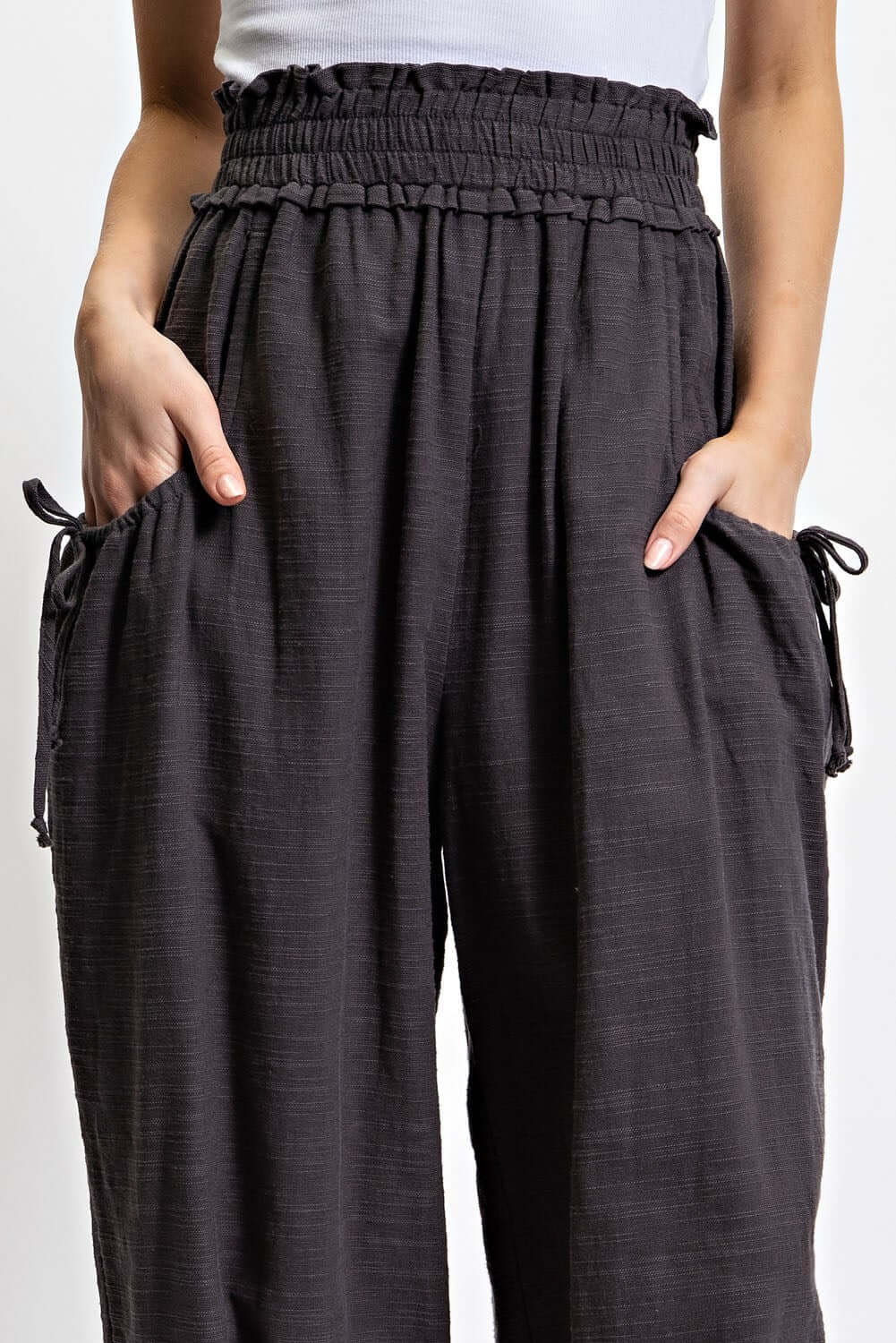 grey relaxed fit pant with functional side pockets