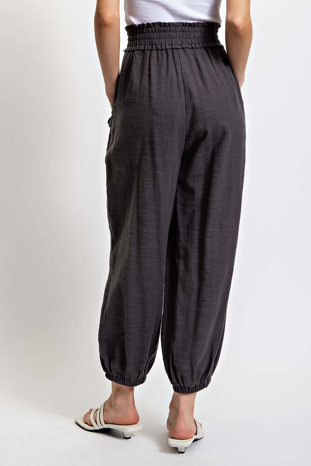 grey relaxed fit pant with functional side pockets