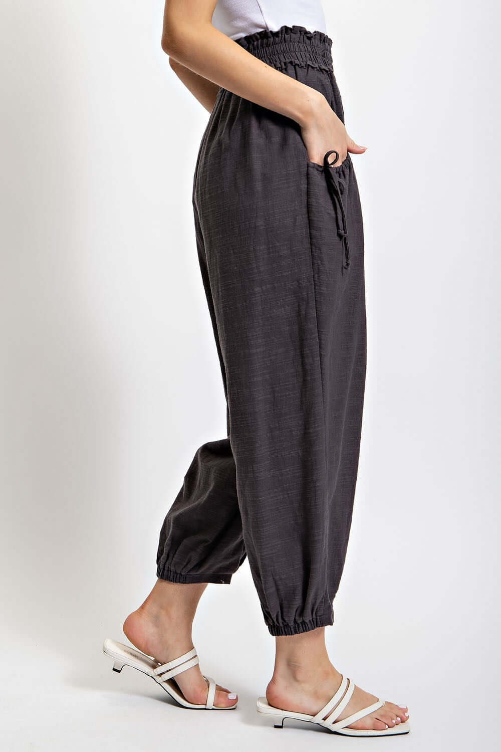 grey relaxed fit pant with functional side pockets